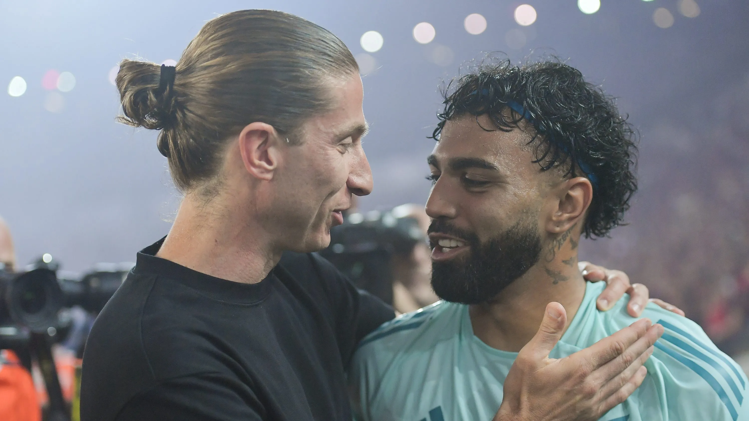 Filipe Luís e Gabigol. Foto: Thiago Ribeiro/AGIF