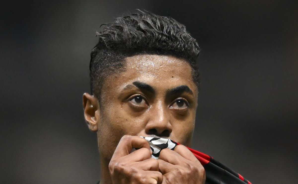 Bruno Henrique recebe aval de Filipe Luís e Flamengo planeja renovar contrato do atacante