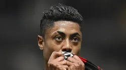 Bruno Henrique, atacante do Flamengo em partida pelo campeonato brasileiro (Foto: Pedro Vilela/Getty Images)