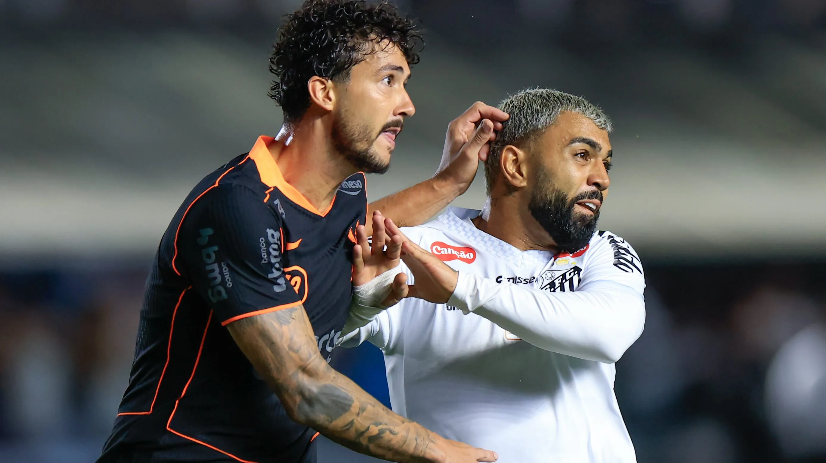 Gustavo Henrique e Gabigol. Foto: Marcello Zambrana/AGIF