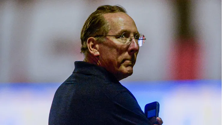 John Textor dono da SAF do Botafogo antes da partida contra o Vitoria no estadio Barradao pelo campeonato Brasileiro A 2024.