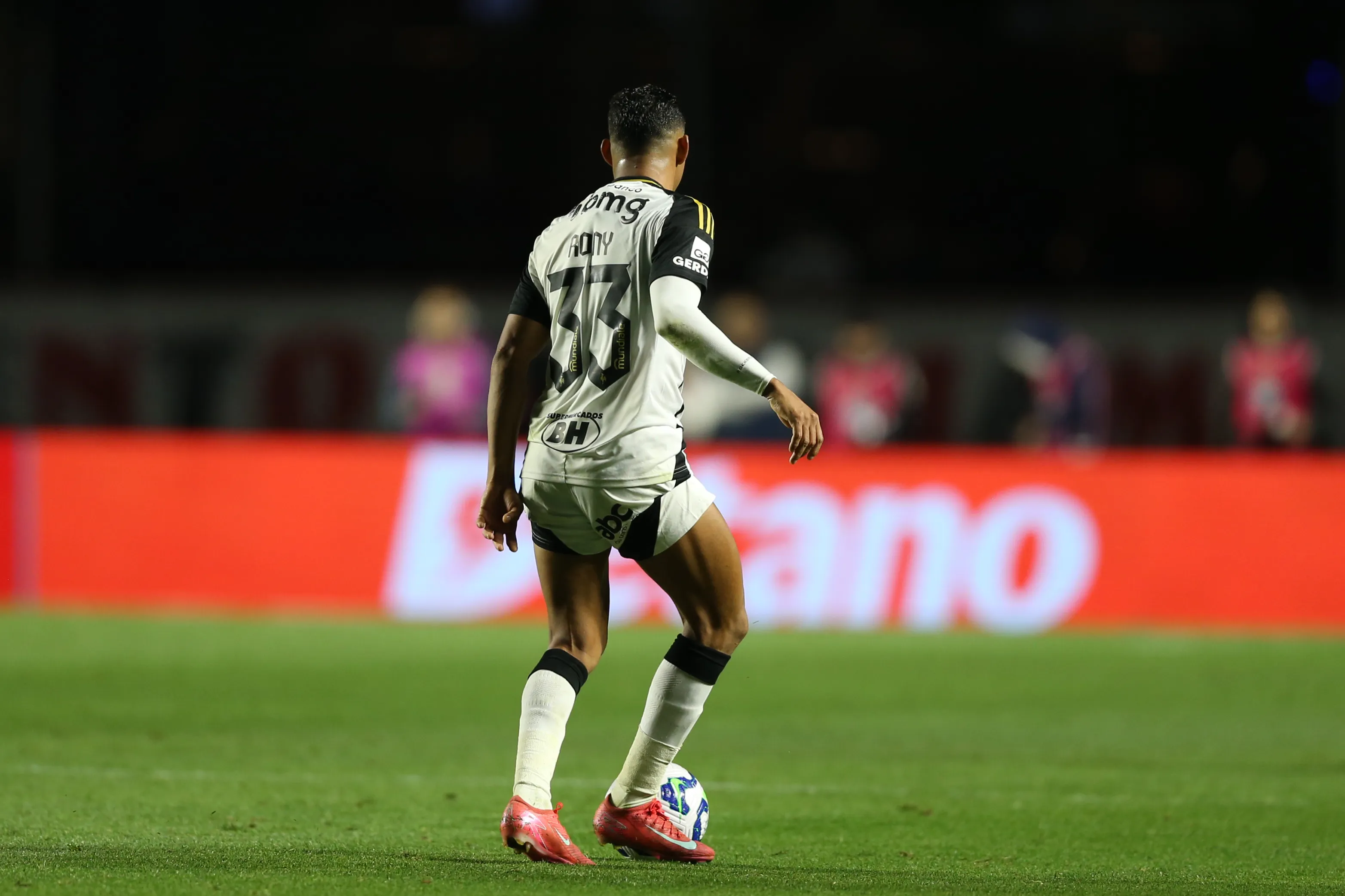 Rony jogador do Atlético durante a partida contra o Sao Paulo no estadio Morumbis em Sao Paulo (SP), pelo campeonato Brasileiro A 2025. Foto: Marlon Costa/AGIF