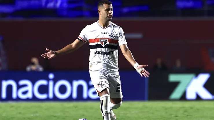 SP - SAO PAULO - 02/05/2025 - BRASILEIRO A 2025, SAO PAULO X FORTALEZA - Alisson jogador do Sao Paulo durante partida contra o Fortaleza no estadio Morumbi pelo campeonato Brasileiro A 2025. Foto: Marcello Zambrana/AGIF
