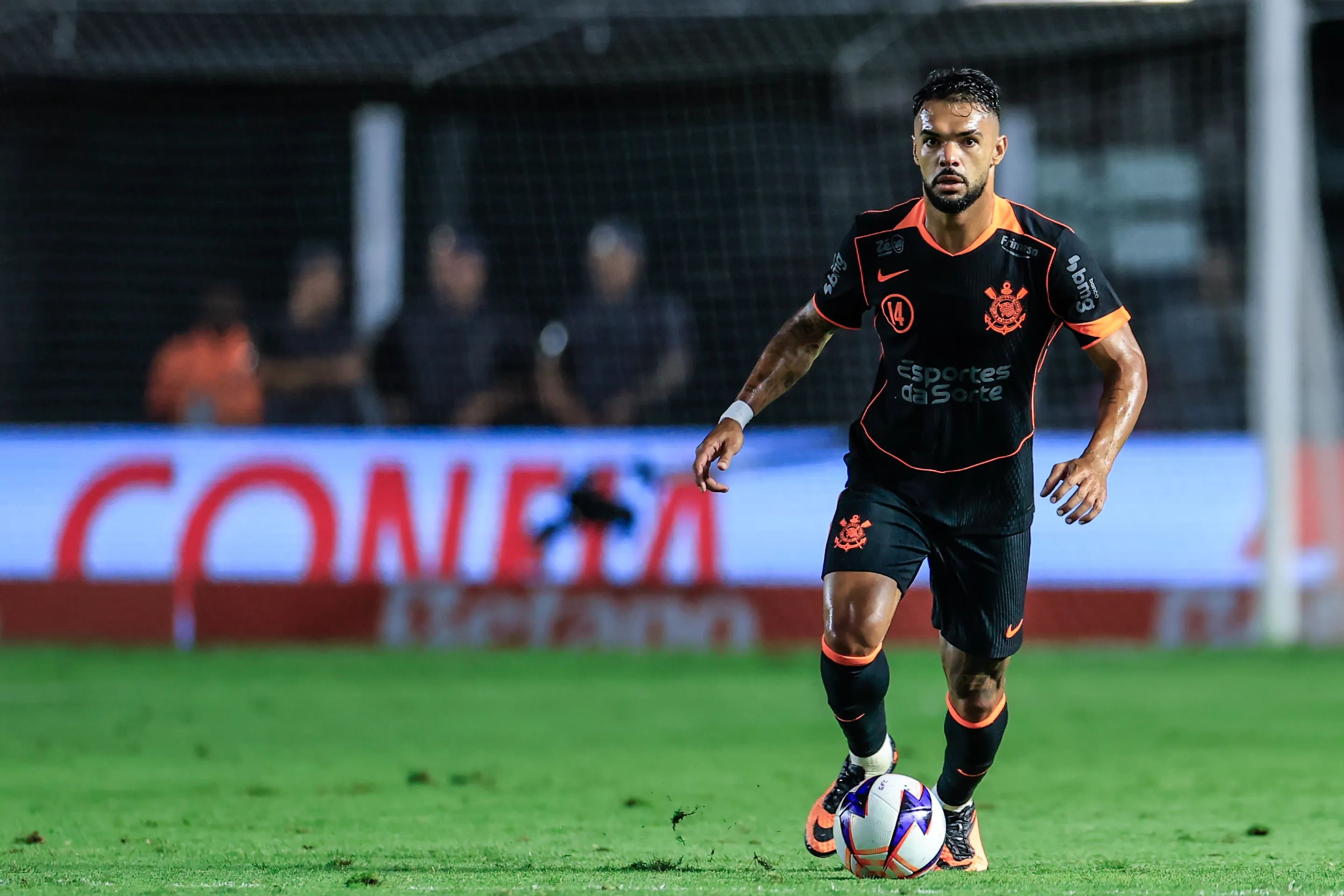 SP – SANTOS – 22/01/2026 – PAULISTA 2026, SANTOS X CORINTHIANS – Raniele jogador do Corinthians durante partida contra o Santos no estadio Vila Belmiro pelo campeonato Paulista 2026. Foto: Marcello Zambrana/AGIF