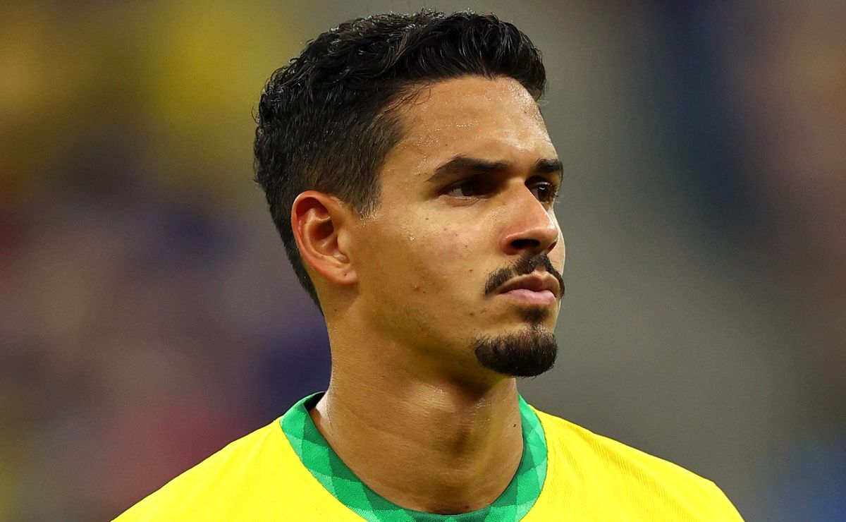 Atlético-MG quer aplicar chapéu no Corinthians e avançar na contratação do zagueiro Lucas Veríssimo