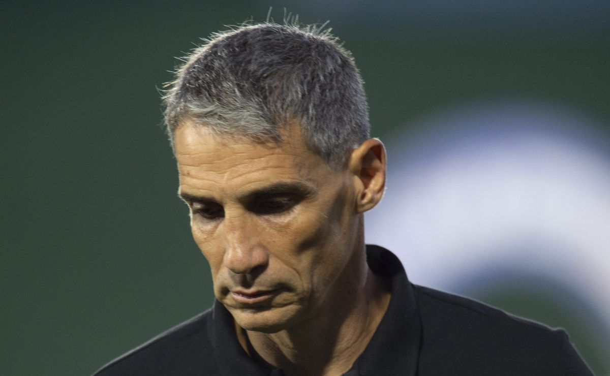 Vojvoda muda rota no Santos para segurar emprego e aumentar nível do trabalho técnico