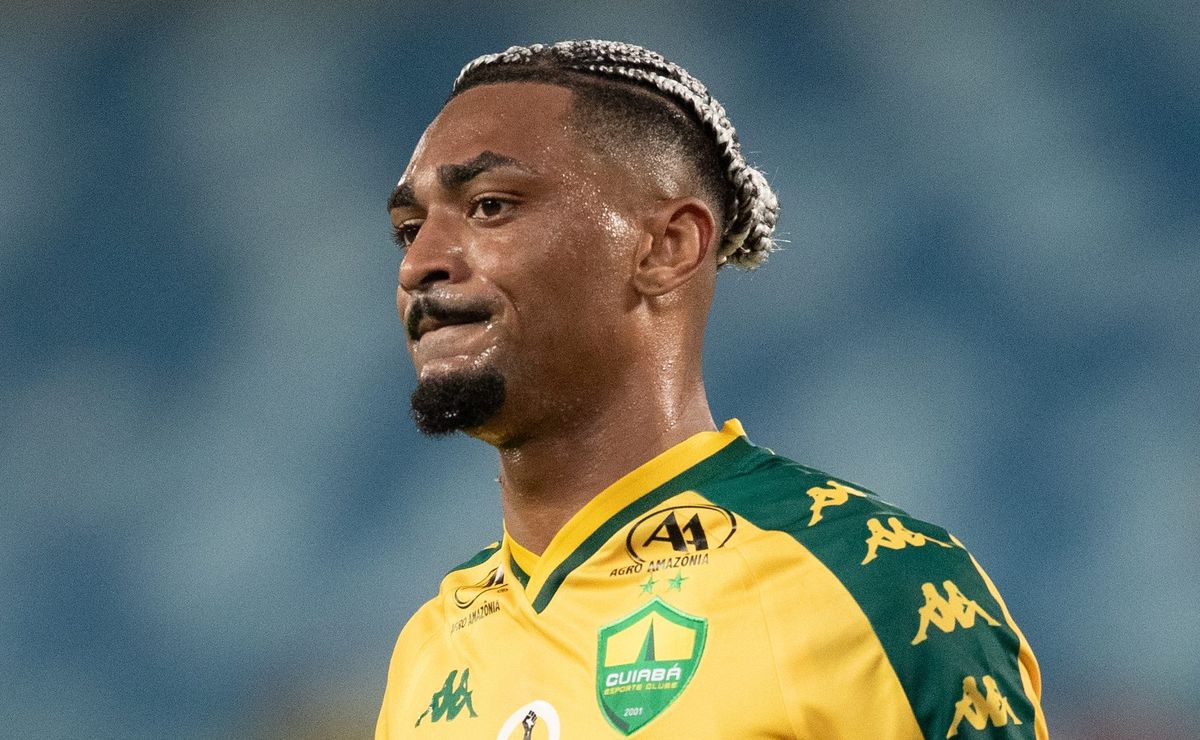 Internacional ganha concorrente na briga para contratar Derik Lacerda, do Cuiabá, e Vitória quer fechar com atacante
