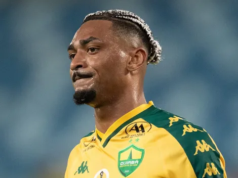 Vitória entra na briga pela contratação de Derik Lacerda