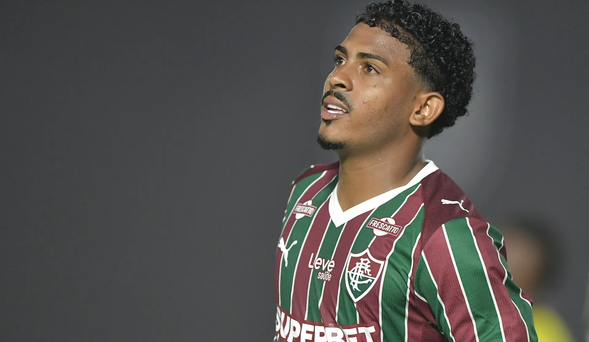John Kennedy em ação pelo Fluminense no Campeonato Carioca 2026 – Foto: Thiago Ribeiro/AGIF