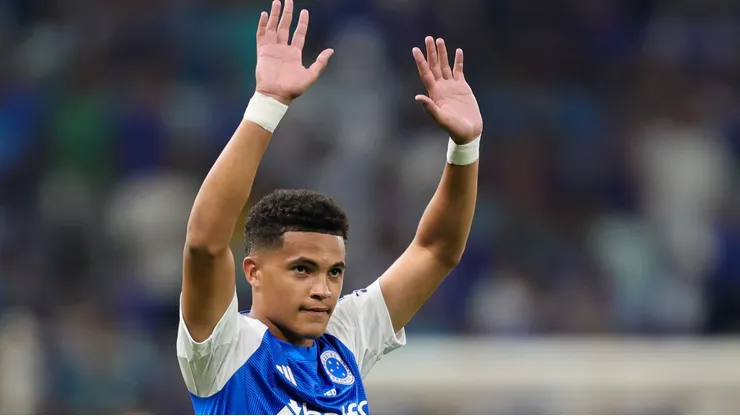 Kaua Prates jogador do Cruzeiro durante partida contra o Fortaleza no estadio Mineirao pelo campeonato Brasileiro A 2025.