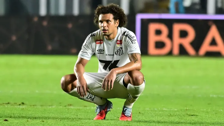 Willian Arão fora expõe contraste entre o Santos com controle e o Santos sem organizador - Jota ErreAGIF