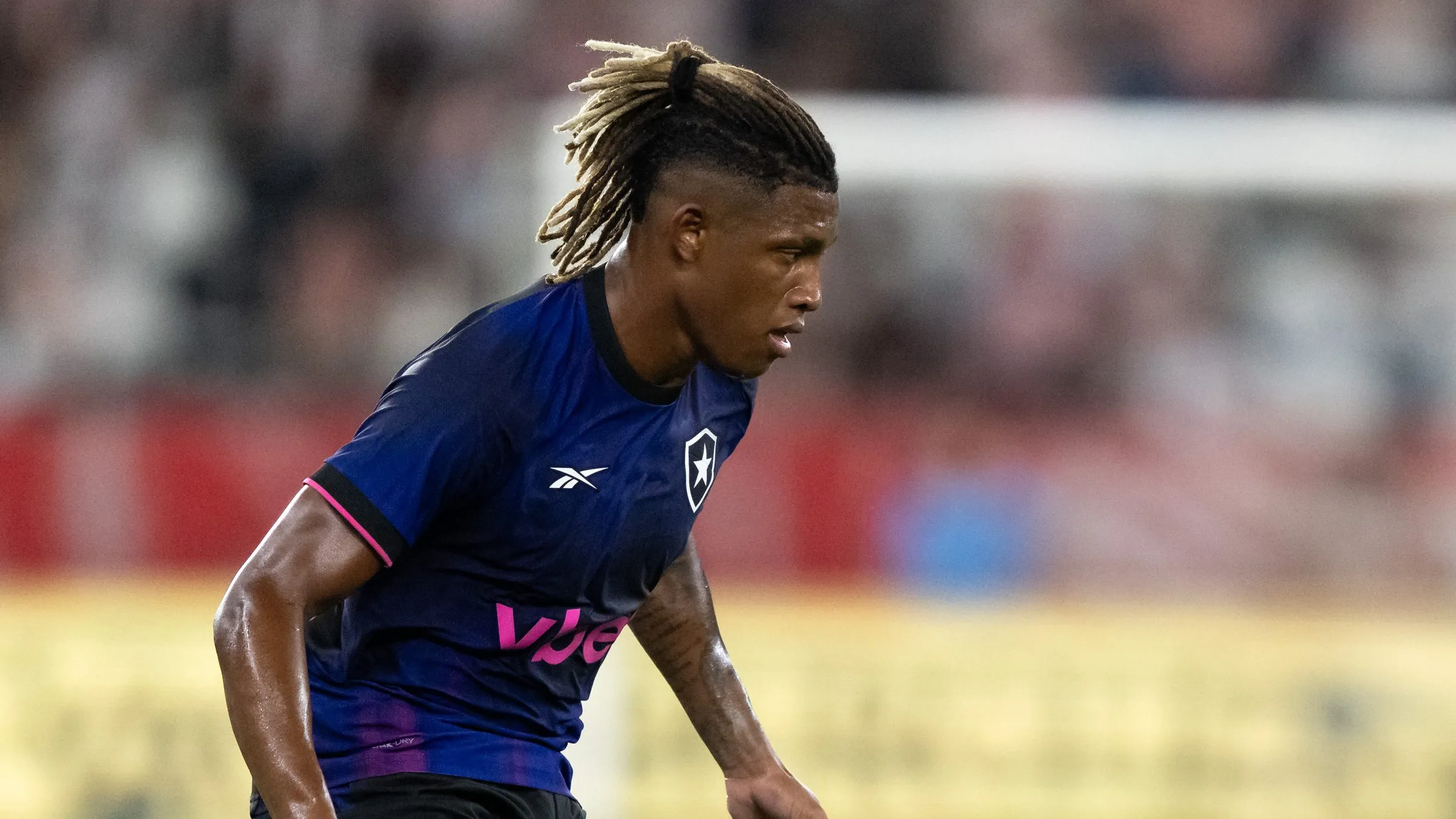 RJ – RIO DE JANEIRO – 24/01/2026 – CARIOCA 2026, BOTAFOGO X BANGU – Danilo jogador do Botafogo durante partida contra o Bangu no estadio Engenhao pelo campeonato Carioca 2026. Foto: Jorge Rodrigues/AGIF