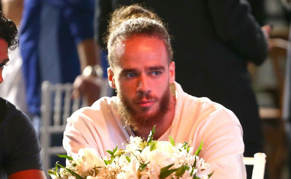 Santos aguarda proposta oficial por Billal Brahimi após atacante ser oferecido ao exterior