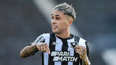 Diego Hernández ainda está vinculado ao Botafogo.