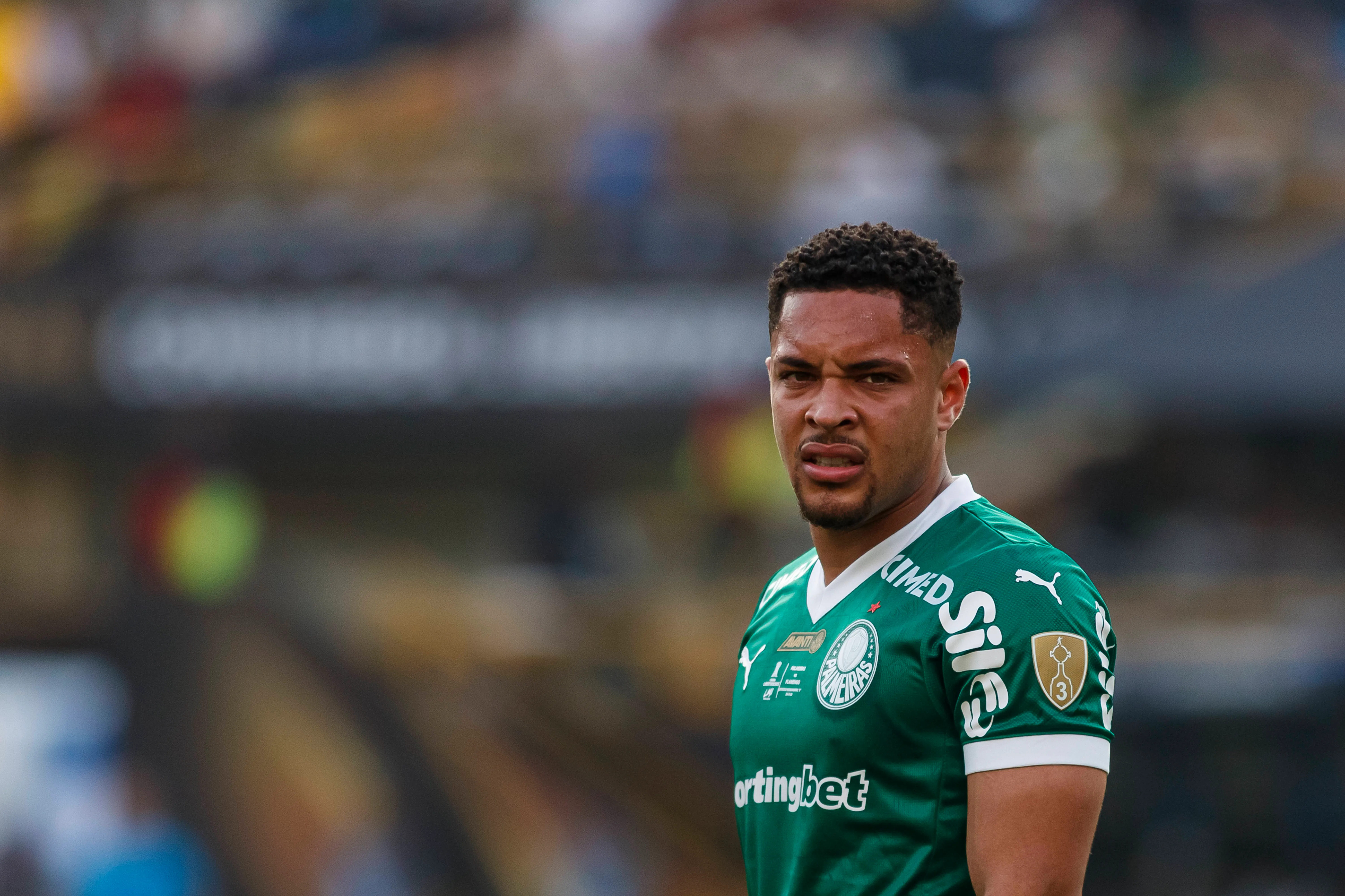 Vitor Roque caiu para a 3ª posição das negociações mais caras da história do futebol brasileiro – Foto: IMAGO / Latin Sport Images