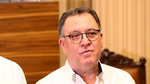 Marcelo Teixeira sofre pressão de grupo norte-americano.