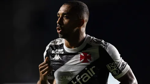 Com dores no pé, Paulo Henrique foi cortado de estreia do Vasco no Brasileirão