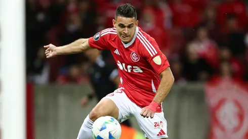 Rafael Borré, atacante do Inter em partida pelo campeonato brasileiro (Foto: Pedro H. Tesch/Getty Images)