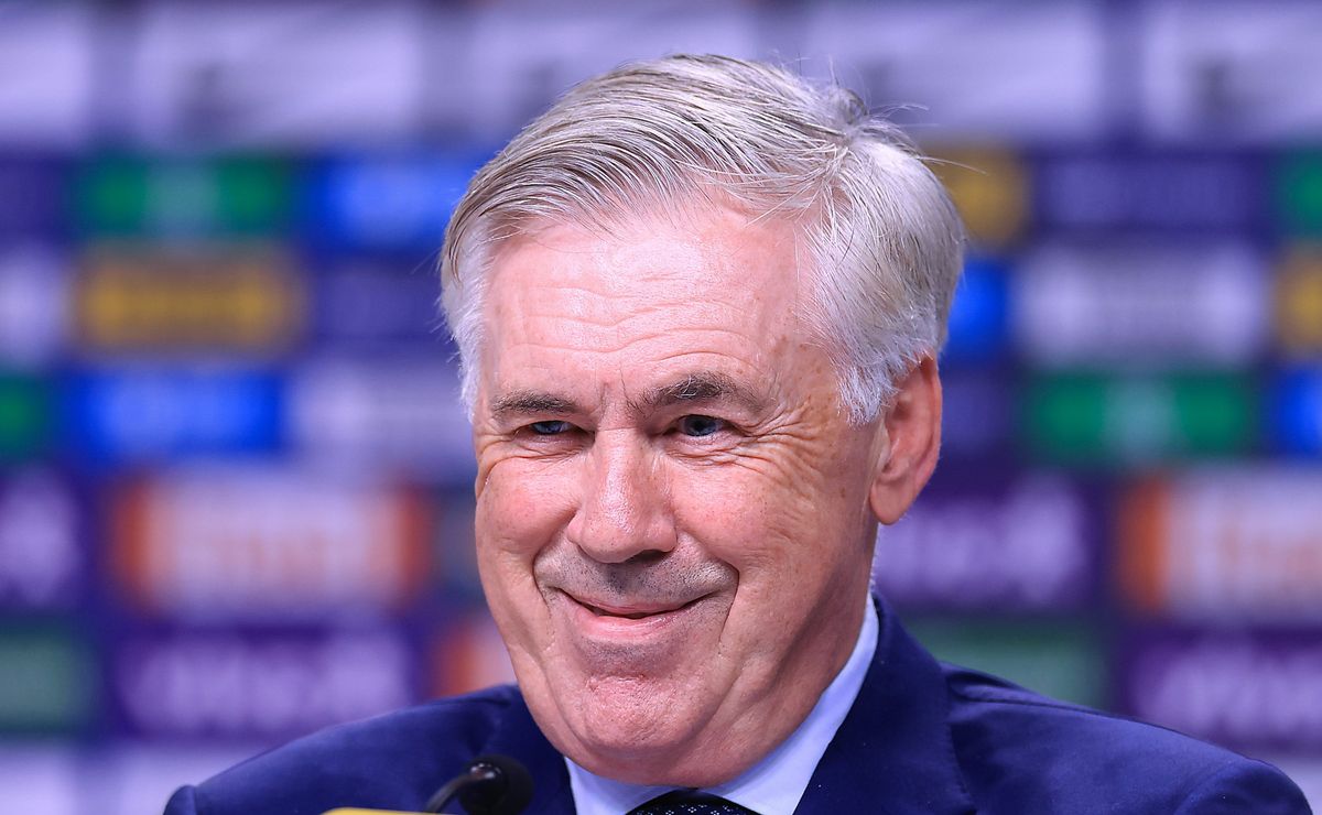 Ancelotti deve ter salário de R$ 58 milhões por ano para ficar na Seleção Brasileira até 2030