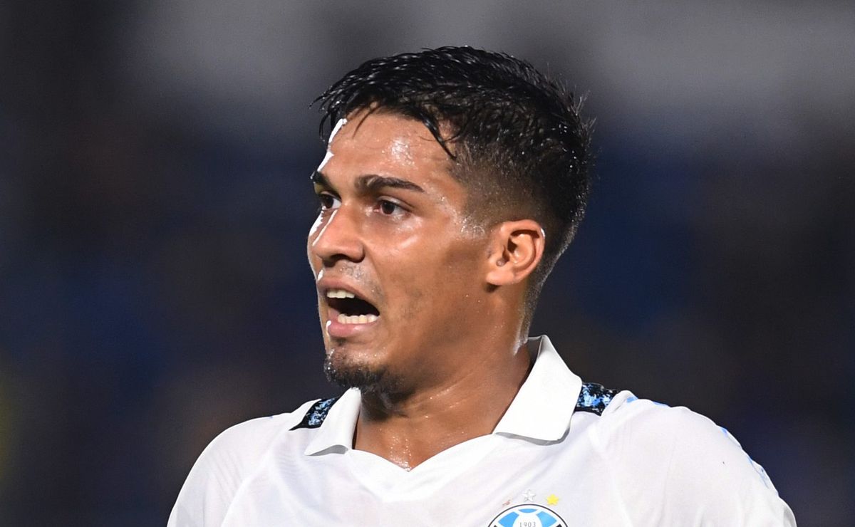 Grêmio avalia cenário e Boca Juniors monitora Arezo após problemas no ataque argentino