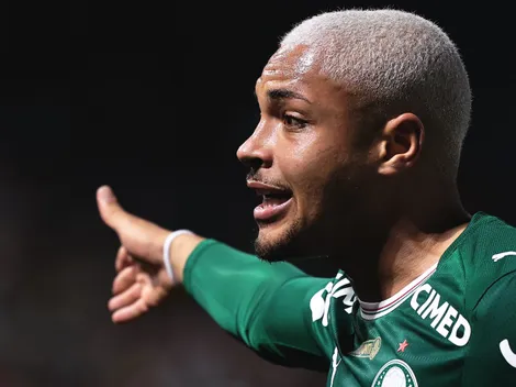 Vitor Roque começa no banco e Abel muda defesa do Palmeiras contra Galo