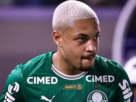 Vitor Roque começa no banco de reservas e torcida questiona