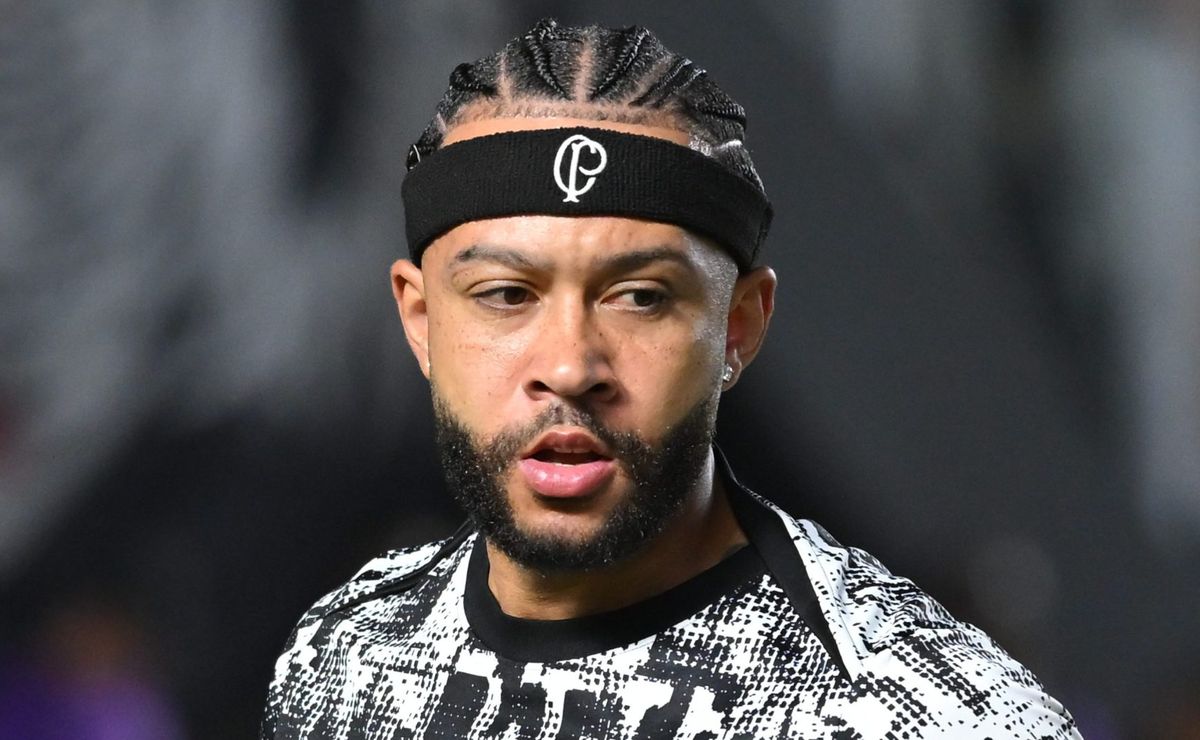 Memphis Depay cita Breno Bidon e +6 jogadores do Corinthians com potencial de Europa: “Muito talento”