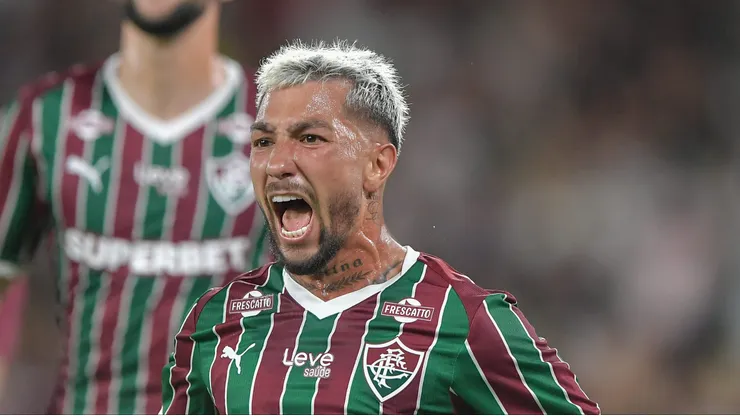 Lucho Acosta jogador do Fluminense comemora seu gol durante partida contra o Gremio no estadio Maracana pelo campeonato Brasileiro A 2026. Foto: Thiago Ribeiro/AGIF