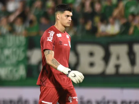 Brazão falha, Chapecoense vira e Santos estreia com derrota
