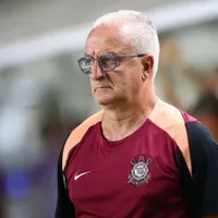 Dorival Júnior aposta em time alternativo e Corinthians vence com jovens