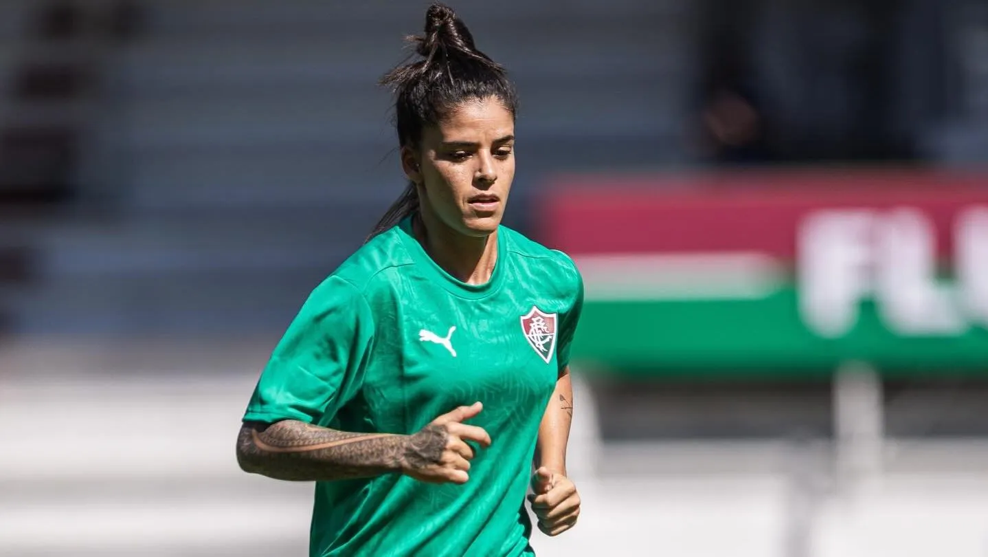 Atacante Patrícia Sochor em treinamento no CT do Fluminense
