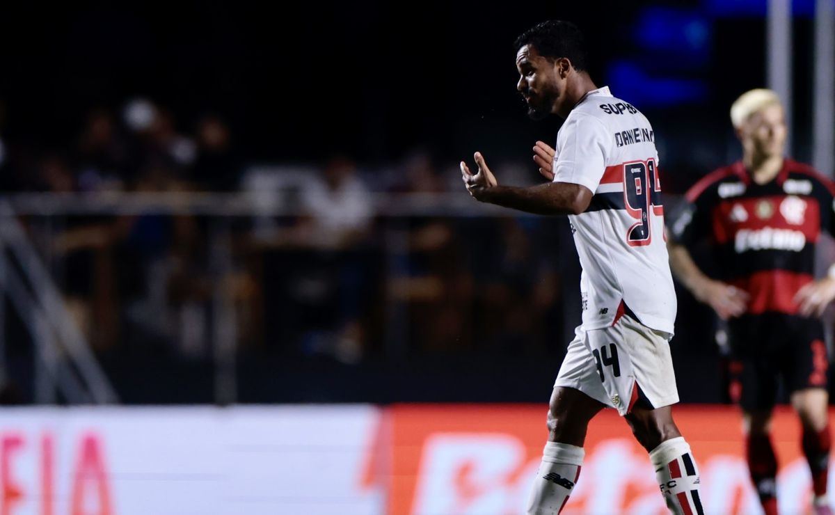 São Paulo sai atrás, mas vira para cima do Flamengo com gols de Luciano e Danielzinho