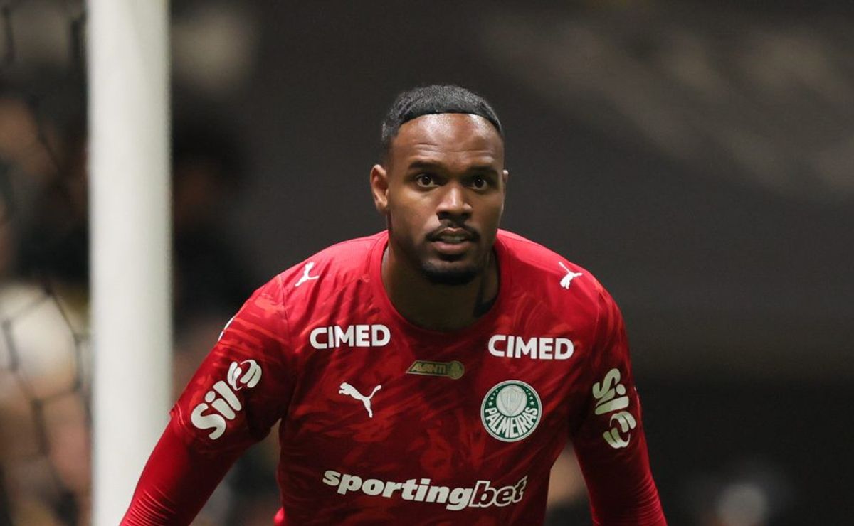 Carlos Miguel sofre cobranças da torcida do Palmeiras após falha grave contra o Atlético-MG