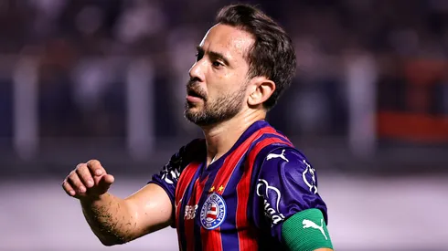 Everton Ribeiro, jogador do Bahia, durante partida contra o Corinthians no estadio Vila Belmiro pelo campeonato Brasileiro A 2026. Foto: Fabio Giannelli/AGIF