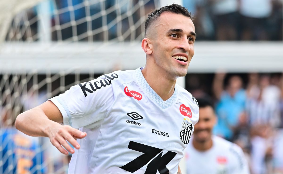 Schmidt cobra reação do Santos após derrota e classifica atuação como: “Inadmissível”