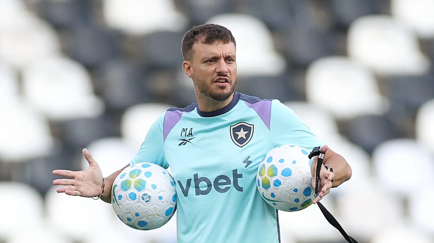 Martín Anselmi busca segunda vitória no Brasileirão – Foto: Vitor Silva/Botafogo