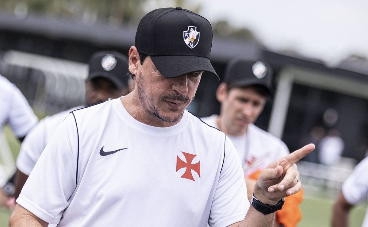 Diniz terá que esperar avanços físicos de Brenner e Hinestroza e dupla entra na lista de desfalques