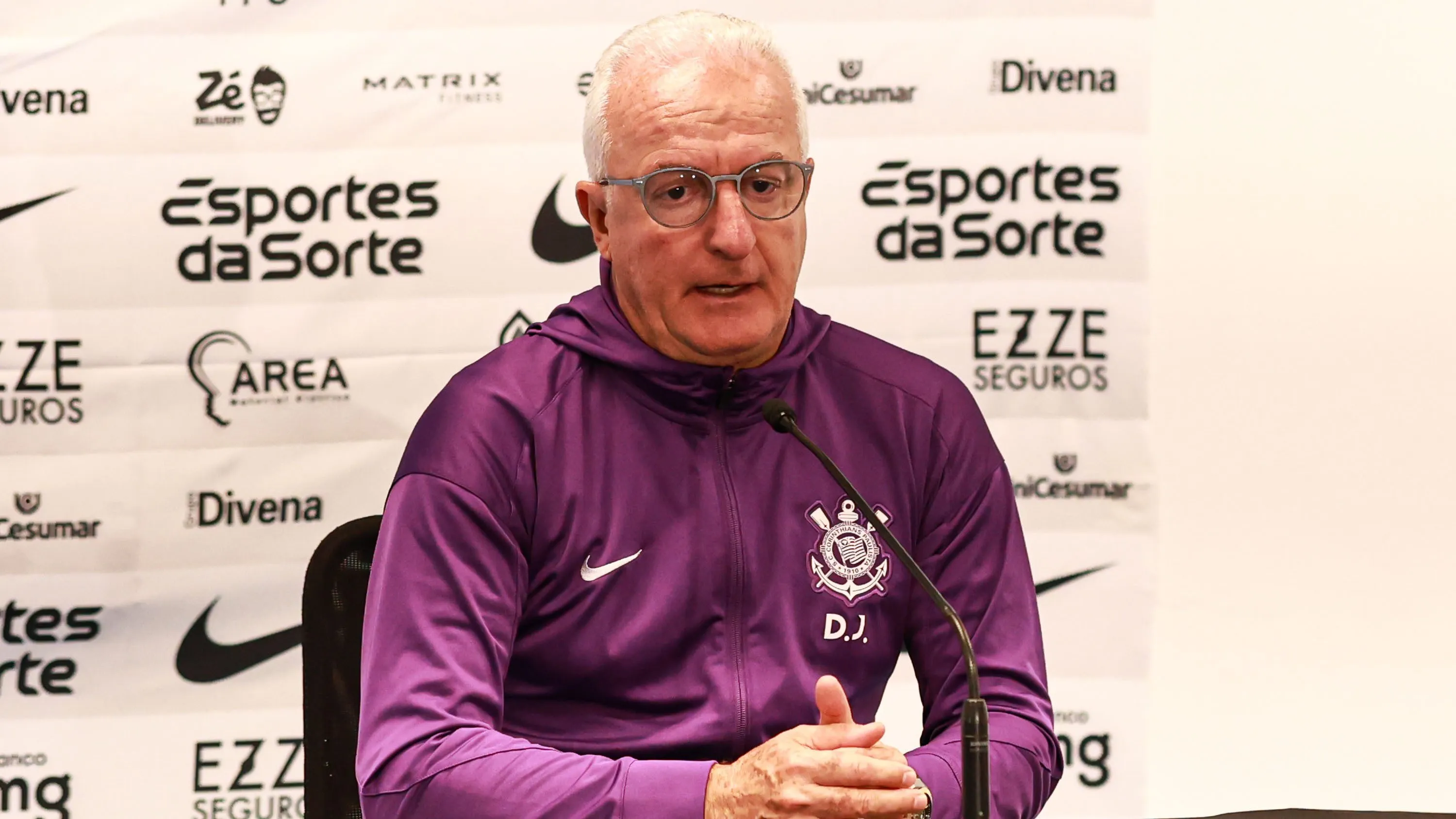 Dorival Júnior abriu o jogo sobre reforços no Corinthians - Foto: Maxi Franzoi/AGIF.