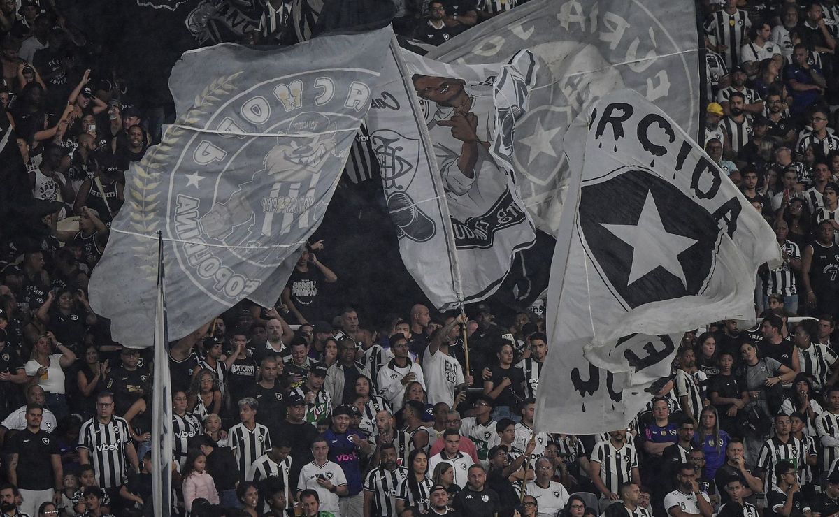 Fúria Jovem mantém protestos e anuncia manifestação nas arquibancadas em Botafogo x Cruzeiro