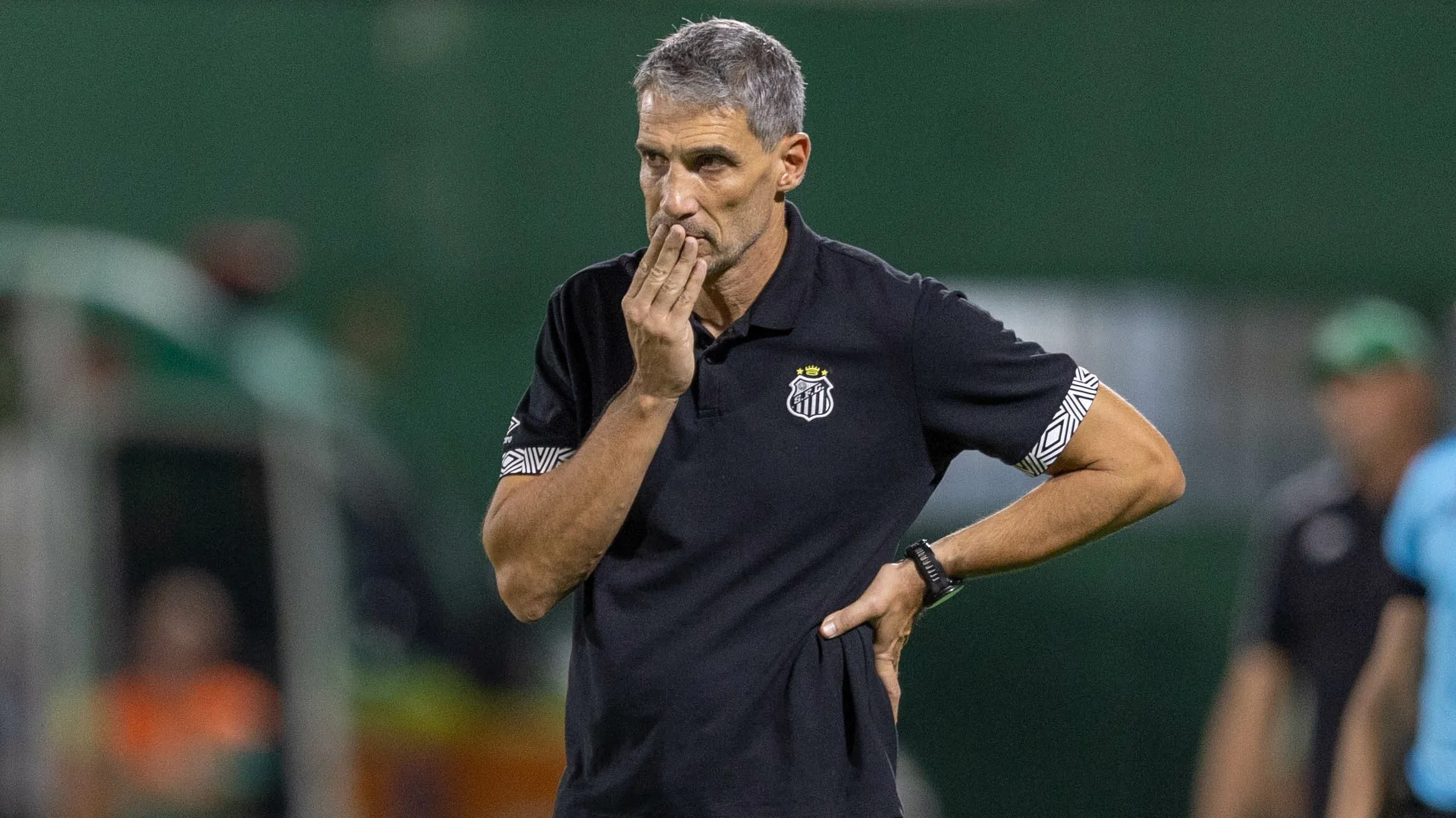 Vojvoda durante a partida em Chapecó, o treinador não quis cravar retorno de Neymar – Foto: Liamara Polli/AGIF