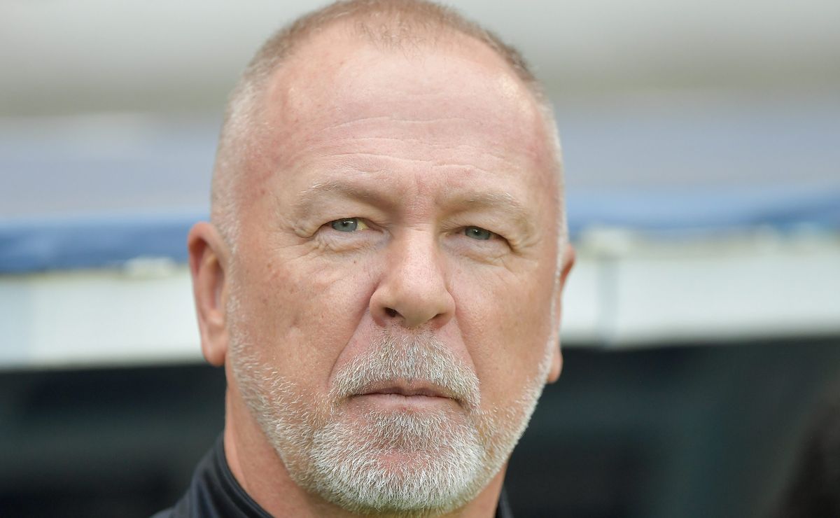 Jornal do Peru confirma Mano Menezes como novo técnico da seleção peruana