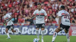 Alisson enfrenta rejeição da torcida, mas São Paulo articula reintegração de jogador com apoio de elenco - Thiago RibeiroAGIF