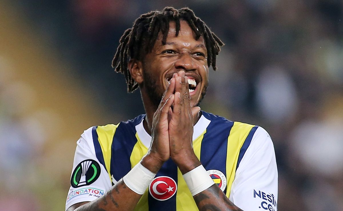 Fenerbahçe topa ceder Fred para fechar com Pedro, mas “plano A” do Flamengo é Marcos Antônio