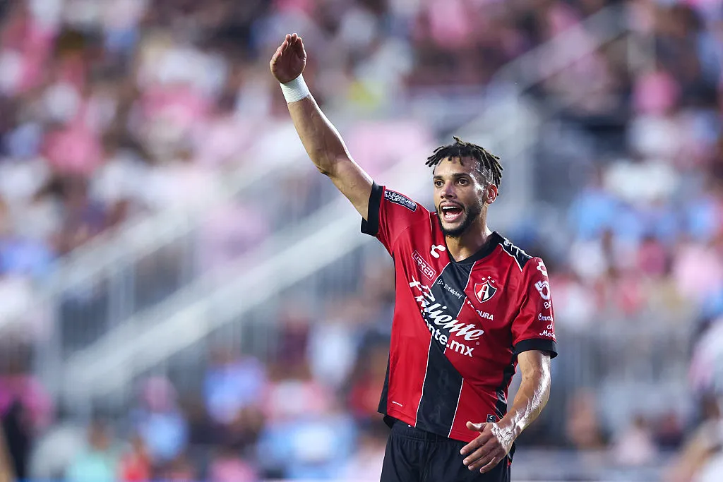 Matheus Dória comemorando vitória de seu ex-clube, Atlas – (Photo by Megan Briggs/Getty Images)