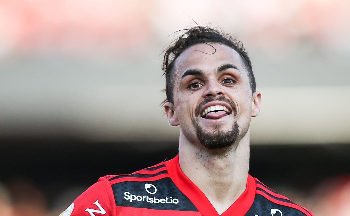 Flamengo aceita oferta milionária de R$ 18 milhões e saída de Michael depende da resposta do atacante