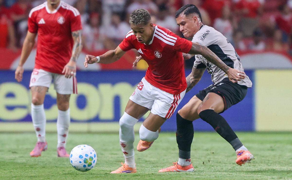 Vitinho desabafa e nega comparação com time quase rebaixado de 2025 após derrota do Internacional