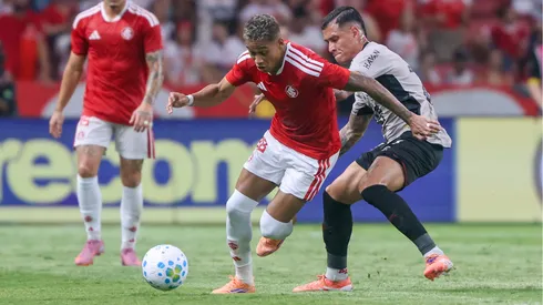 Vitinho não conseguiu impedir a derrota colorada