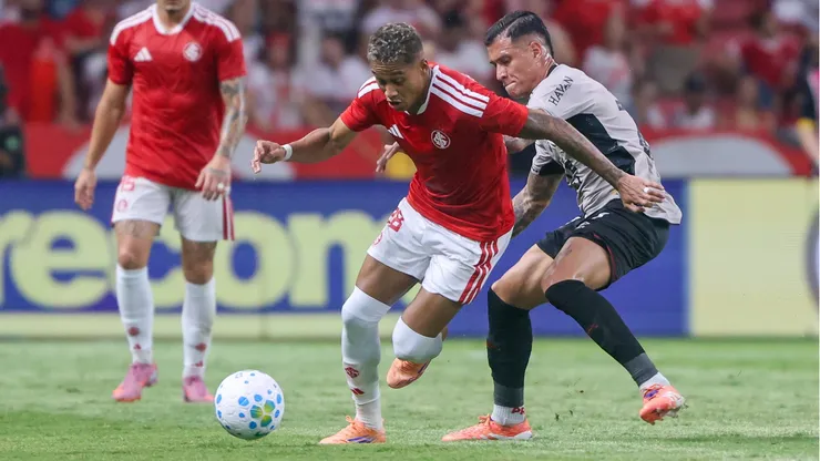 Vitinho não conseguiu impedir a derrota colorada