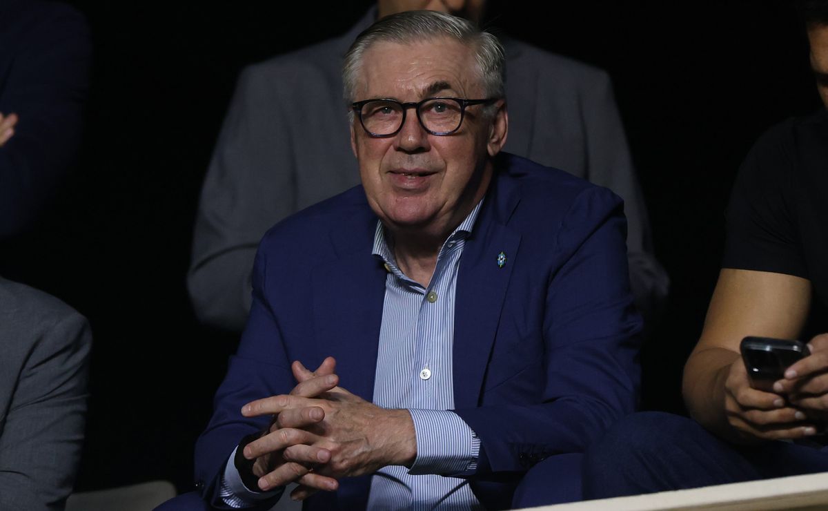 Carlo Ancelotti prepara lista de convocados e vai assistir Flamengo x Corinthians na Supercopa do Brasil