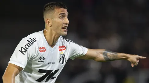 Antes de encarar o São Paulo, João Schmidt desabafa sobre momento do Santos. Foto: Anderson Romao/AGIF